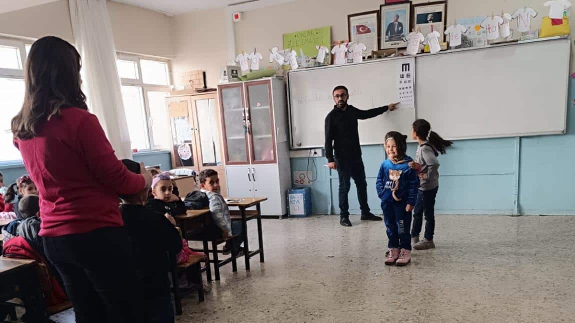 Okulumuz 1. Sınıf Öğrencilerine Yönelik Snellen Göz Taraması Yapıldı